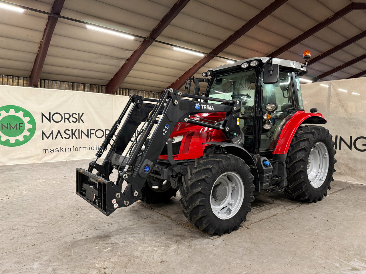 Massey Ferguson 5712 SL Dyna4 - Трактор: слика 1 Massey Ferguson 5712 SL Dyna4 - Трактор: слика 1