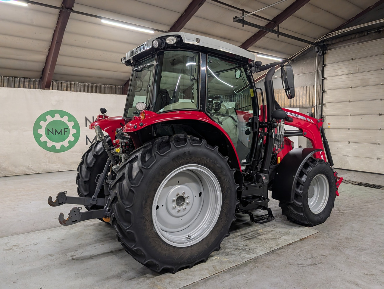 Massey Ferguson 5712S - Трактор: слика 5 Massey Ferguson 5712S - Трактор: слика 5