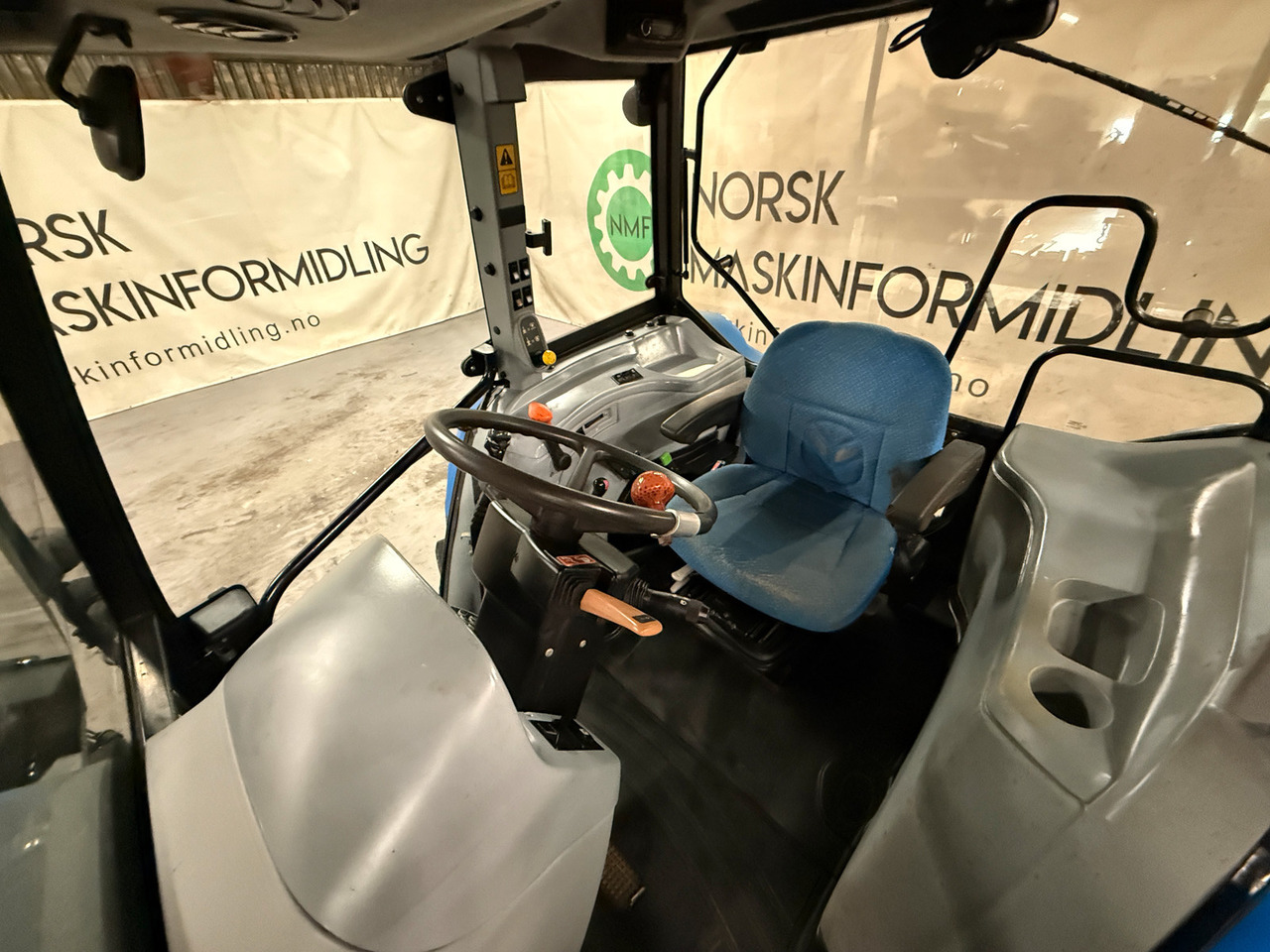 Трактор New Holland T5060: слика 13