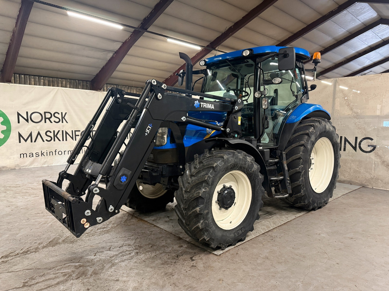 New Holland T6.140 EC - Трактор: слика 1 New Holland T6.140 EC - Трактор: слика 1