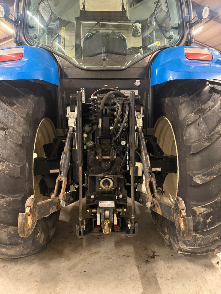 New Holland T6.140 EC - Трактор: слика 4 New Holland T6.140 EC - Трактор: слика 4