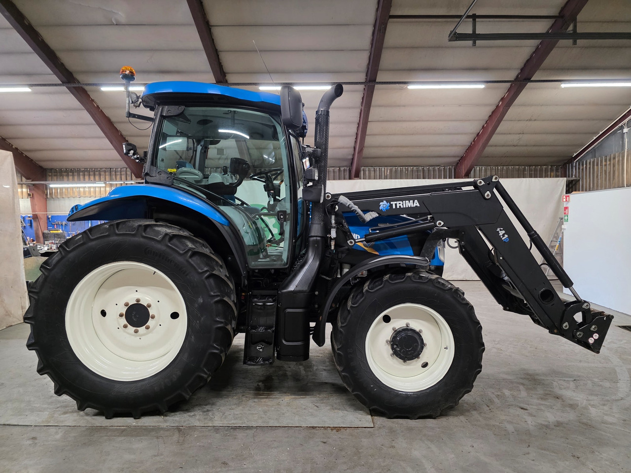 New Holland T6.160 AC - Трактор: слика 5 New Holland T6.160 AC - Трактор: слика 5