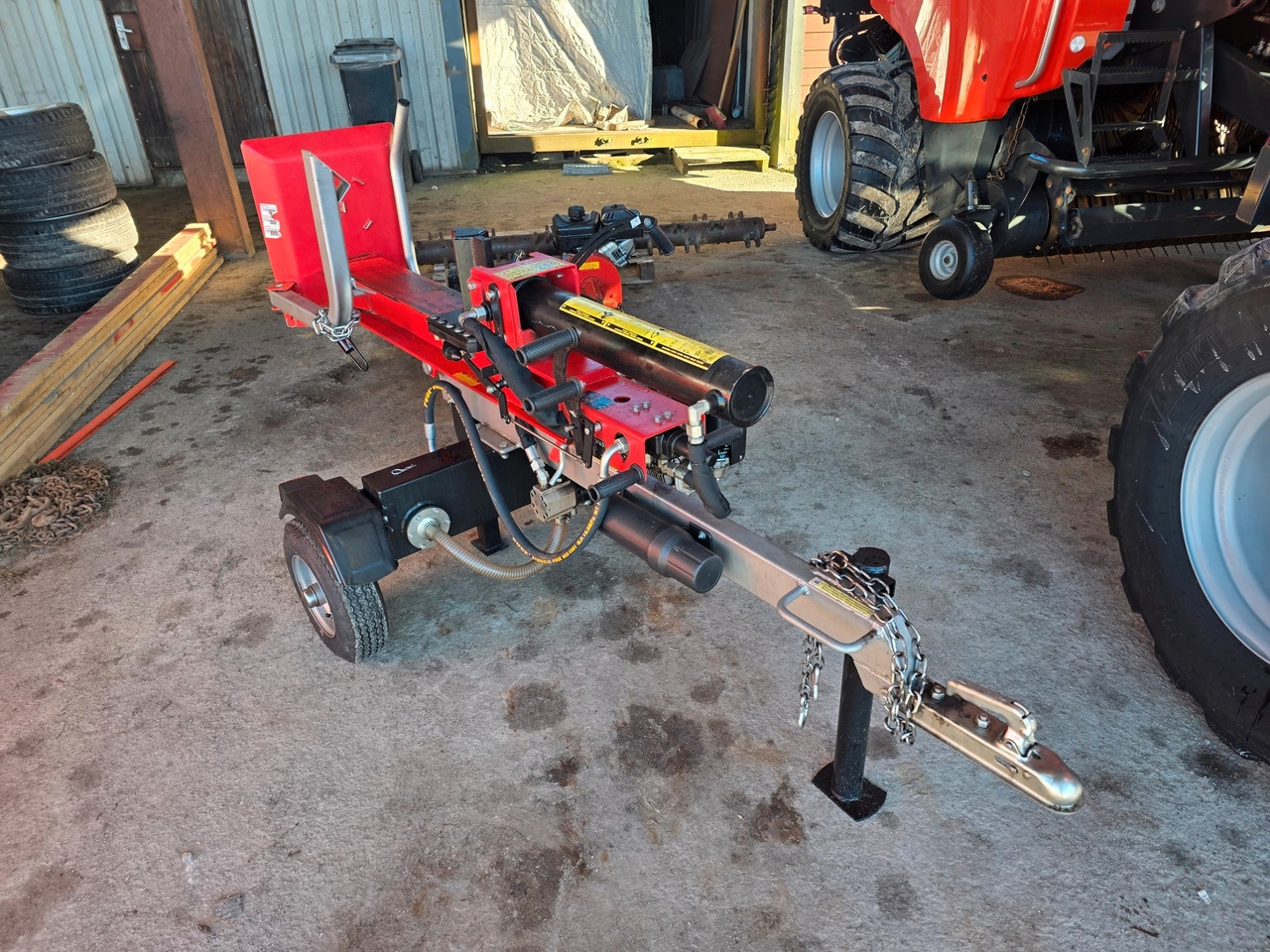 Vedkløyver med hengerfeste til bil - Цепач за дрва: слика 1 Vedkløyver med hengerfeste til bil - Цепач за дрва: слика 1