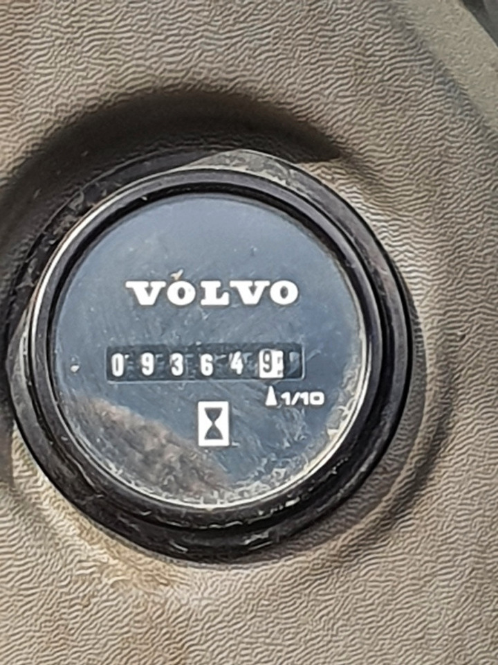 Лизинг на Volvo ECR235EL Volvo ECR235EL: слика 12 Лизинг на Volvo ECR235EL Volvo ECR235EL: слика 12