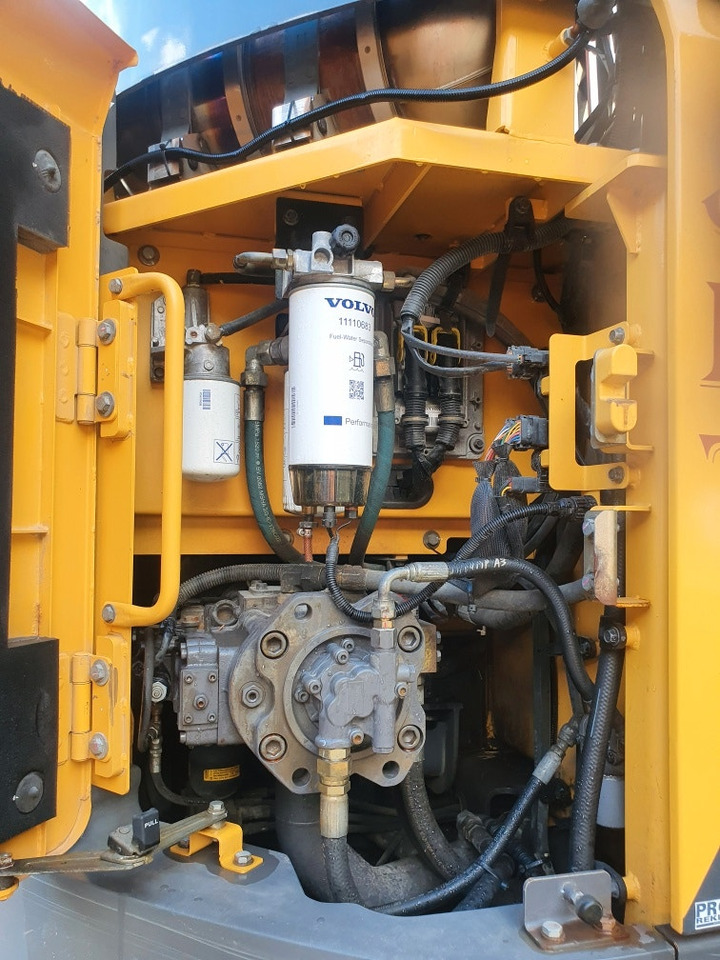 Лизинг на Volvo ECR235EL Volvo ECR235EL: слика 9 Лизинг на Volvo ECR235EL Volvo ECR235EL: слика 9