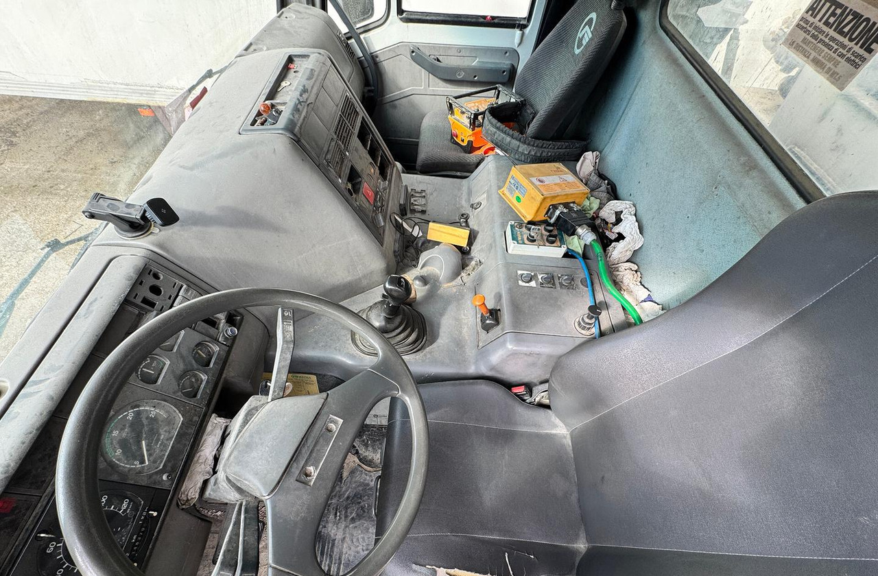 Betonpompa 28MT CIFA ASTRA HD84.38 - Миксер пумпа: слика 2 Betonpompa 28MT CIFA ASTRA HD84.38 - Миксер пумпа: слика 2