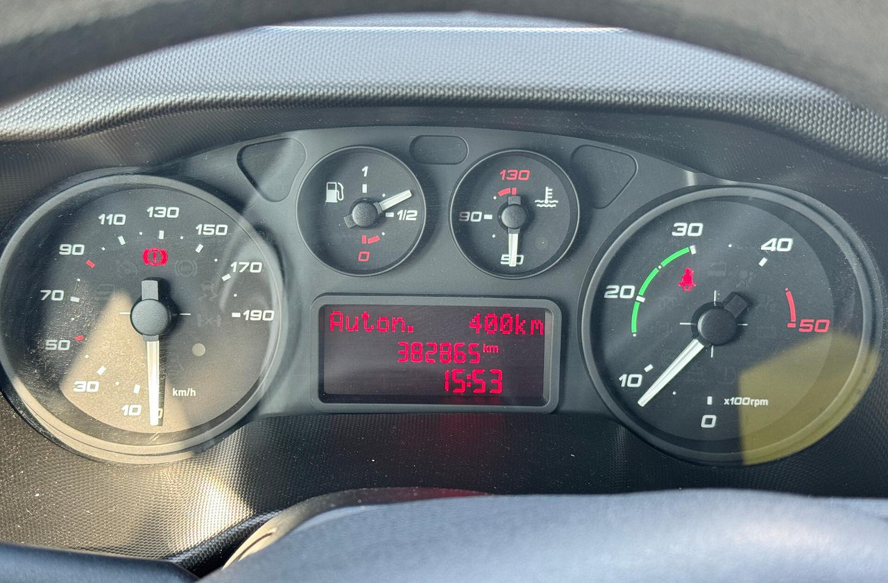 IVECO DAILY 35S15 - FRIGO FRC - PATENTE B - Комбе ладилник: слика 5 IVECO DAILY 35S15 - FRIGO FRC - PATENTE B - Комбе ладилник: слика 5