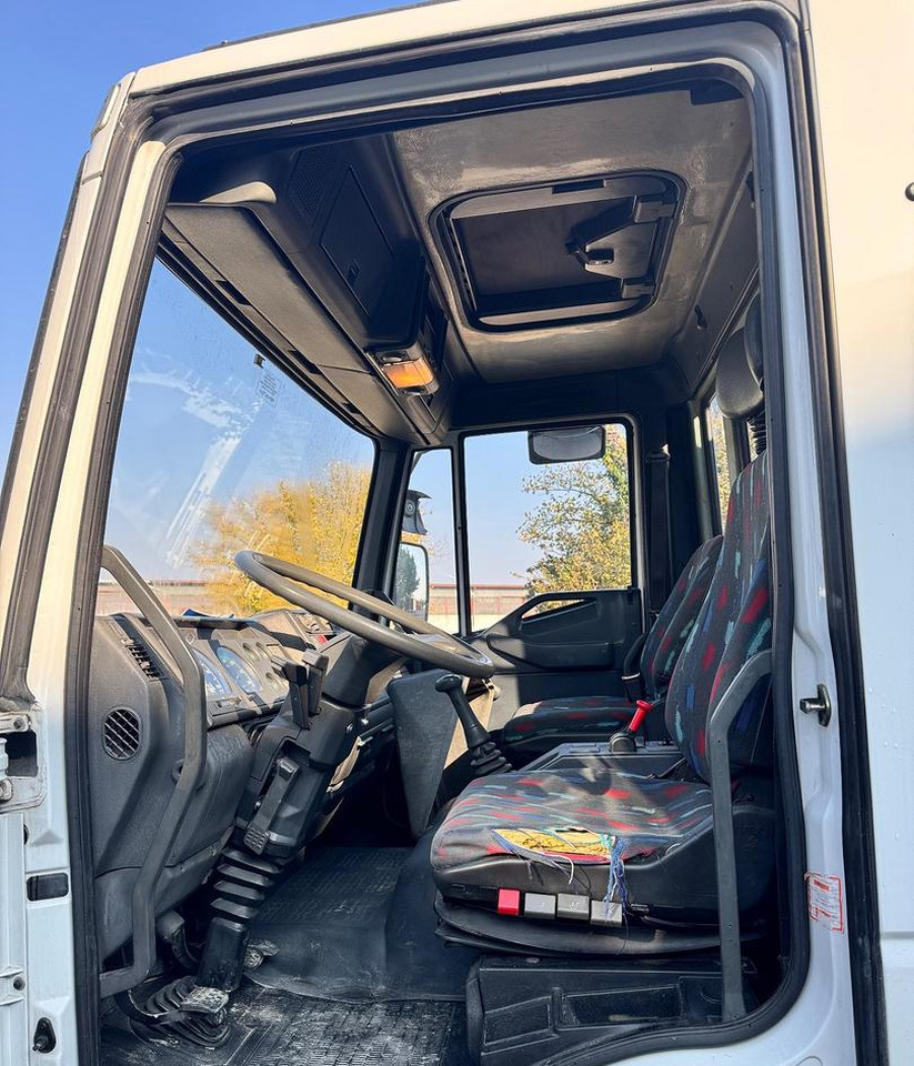 Iveco Eurocargo 150E23 con Gru HIAB - Камион со платформа, Камион со кран: слика 5 Iveco Eurocargo 150E23 con Gru HIAB - Камион со платформа, Камион со кран: слика 5