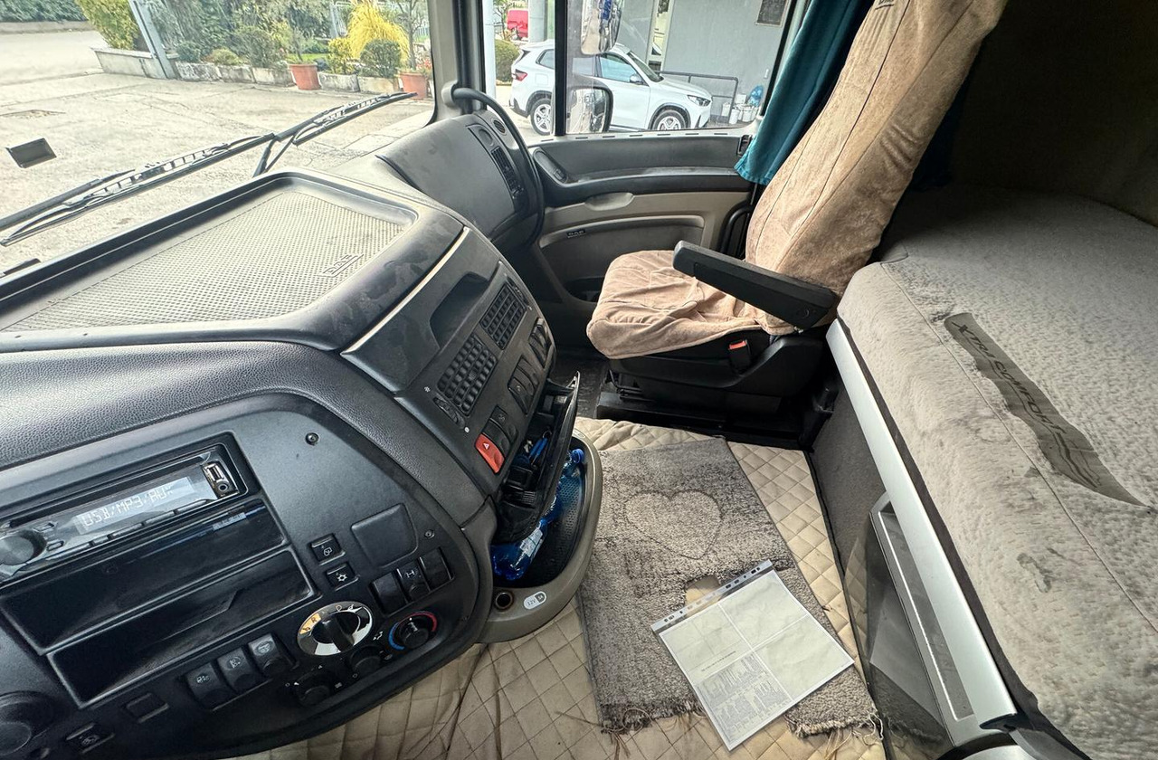 DAF XF 105.460 - 2010 - AUTOMATICO - Камион влекач: слика 4 DAF XF 105.460 - 2010 - AUTOMATICO - Камион влекач: слика 4