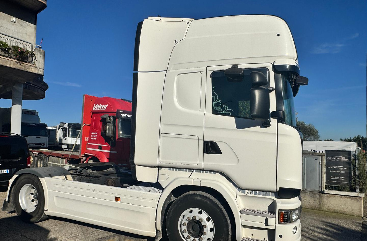 TRATTORE STRADALE SCANIA R450 - 2016 - Камион влекач: слика 2 TRATTORE STRADALE SCANIA R450 - 2016 - Камион влекач: слика 2