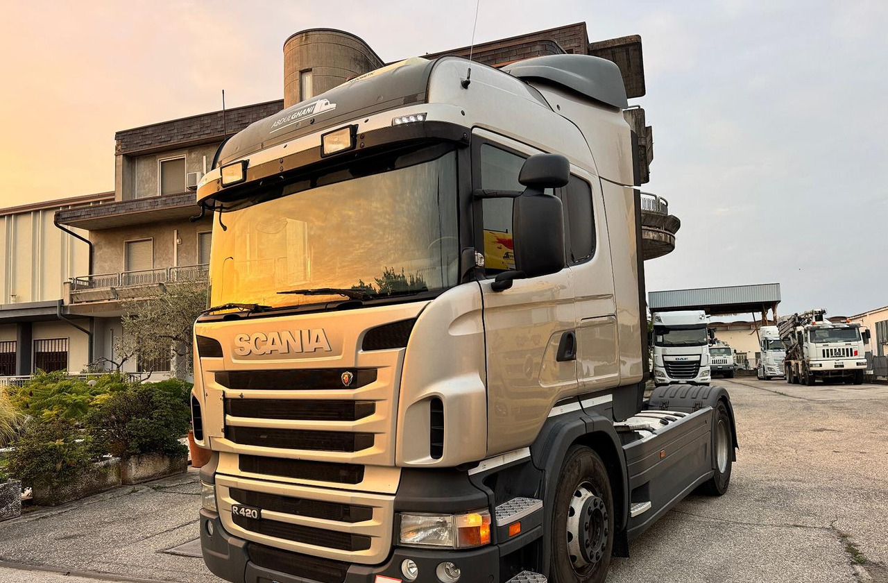 Trattore stradale Scania R420 - Euro 5 - 2011 - Камион влекач: слика 1 Trattore stradale Scania R420 - Euro 5 - 2011 - Камион влекач: слика 1