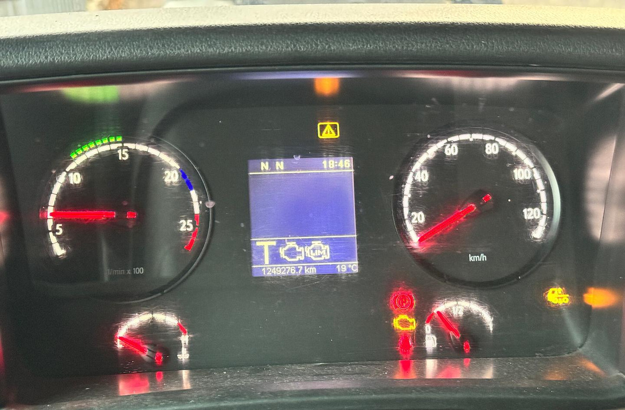 Камион влекач Trattore stradale Scania R420 - Euro 5 - 2011: слика 7 Камион влекач Trattore stradale Scania R420 - Euro 5 - 2011: слика 7