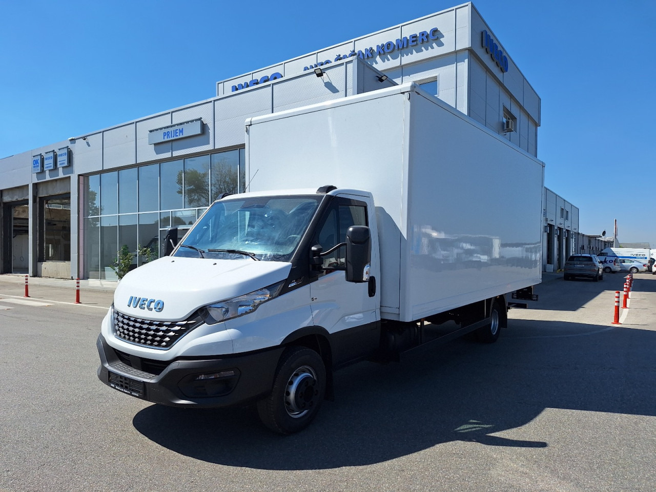 IVECO DAILY 72C18 A8 34m3 - Товарно комбе: слика 1 IVECO DAILY 72C18 A8 34m3 - Товарно комбе: слика 1