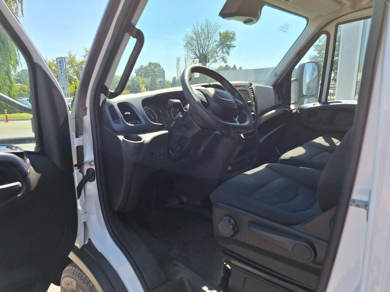 IVECO DAILY 72C18 A8 34m3 - Товарно комбе: слика 3 IVECO DAILY 72C18 A8 34m3 - Товарно комбе: слика 3