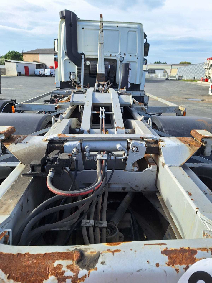 DAF CF - Камион со кука за подигање: слика 4 DAF CF - Камион со кука за подигање: слика 4