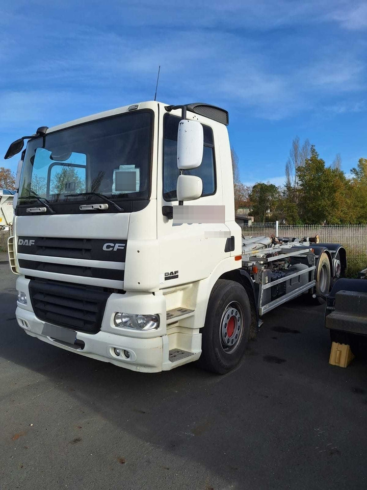 DAF CF - Камион со кука за подигање: слика 1 DAF CF - Камион со кука за подигање: слика 1