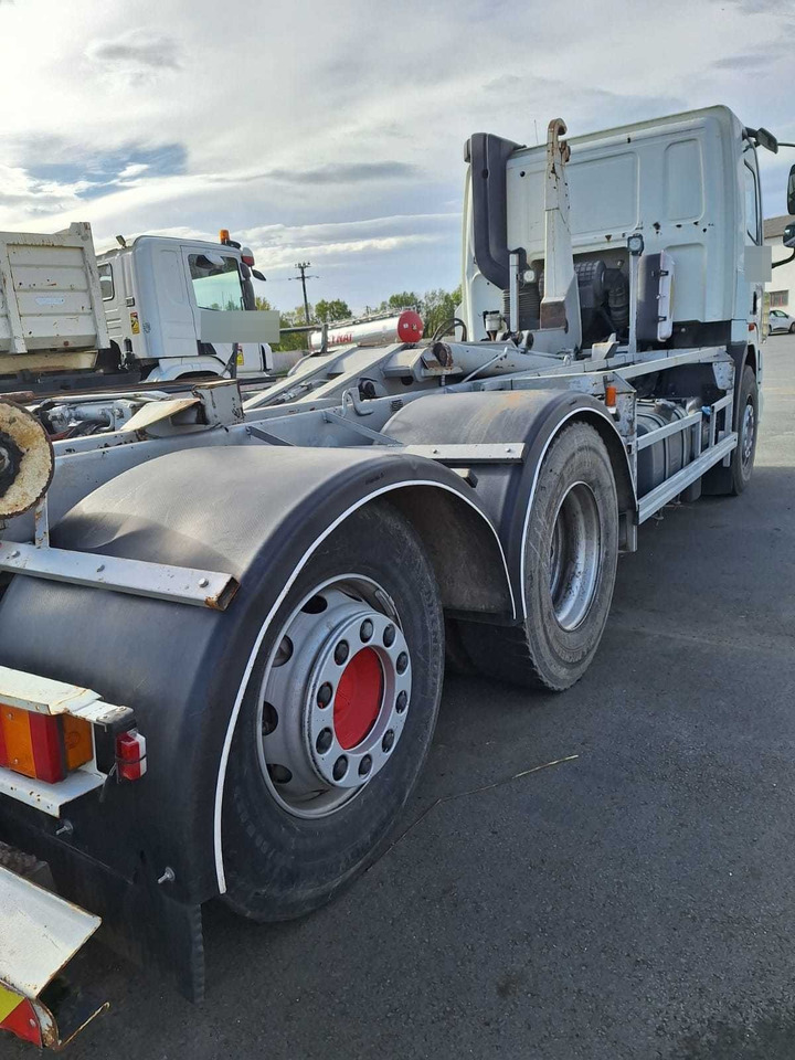 DAF CF - Камион со кука за подигање: слика 3 DAF CF - Камион со кука за подигање: слика 3