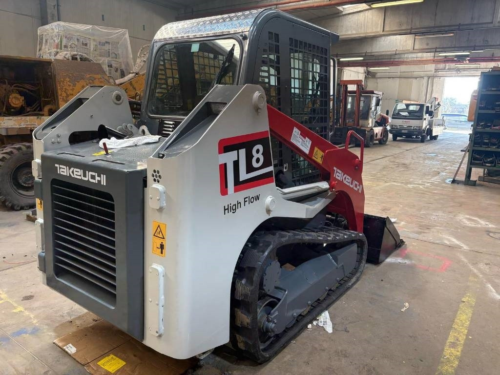 Takeuchi TL 8 - Компактен натоварувач: слика 3 Takeuchi TL 8 - Компактен натоварувач: слика 3