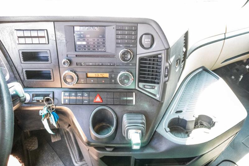 Камион влекач Mercedes ACTROS 1848 LS: слика 6