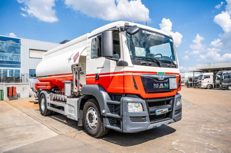 MAN TGS 18.400 BL+MAGYAR 13.500L / 5 COMP - Камион цистерна: слика 2 MAN TGS 18.400 BL+MAGYAR 13.500L / 5 COMP - Камион цистерна: слика 2