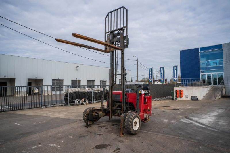 MOFFET M5 20.4 - Мобилен вилушкар: слика 2 MOFFET M5 20.4 - Мобилен вилушкар: слика 2