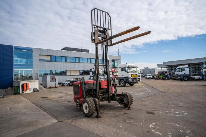 MOFFET M5 20.4 - Мобилен вилушкар: слика 3 MOFFET M5 20.4 - Мобилен вилушкар: слика 3