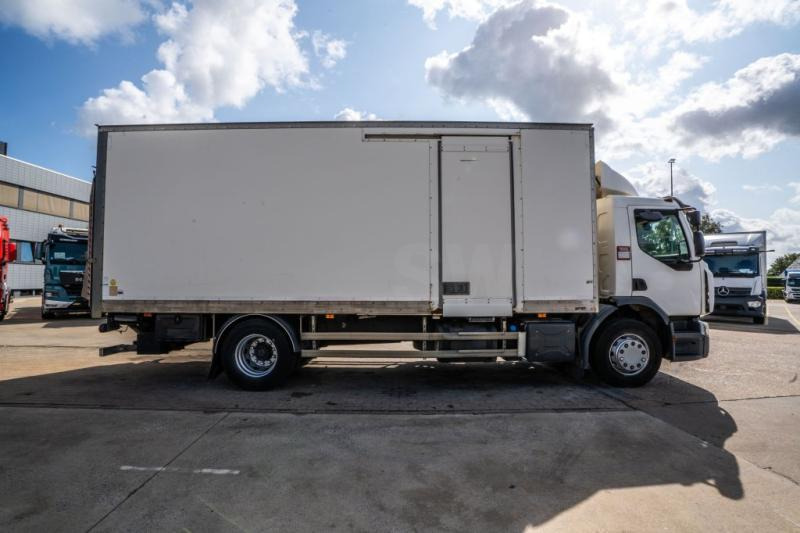 Renault D 19 WIDE 320 DXI +DHOLLANDIA 2t. - Камион сандучар: слика 3 Renault D 19 WIDE 320 DXI +DHOLLANDIA 2t. - Камион сандучар: слика 3