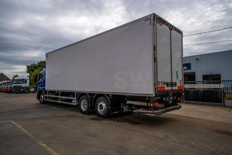 Renault D WIDE 380 DXI+CARRIER SUPRA 1150 Mt + DHOLLANDIA 2T - Камион ладилник: слика 5 Renault D WIDE 380 DXI+CARRIER SUPRA 1150 Mt + DHOLLANDIA 2T - Камион ладилник: слика 5