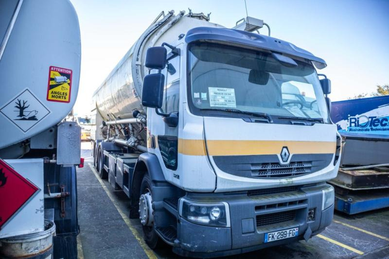 Renault PREMIUM 320 DXI+CITERNE ALIMENTAIRE ( engine problem) - Камион цистерна: слика 2 Renault PREMIUM 320 DXI+CITERNE ALIMENTAIRE ( engine problem) - Камион цистерна: слика 2
