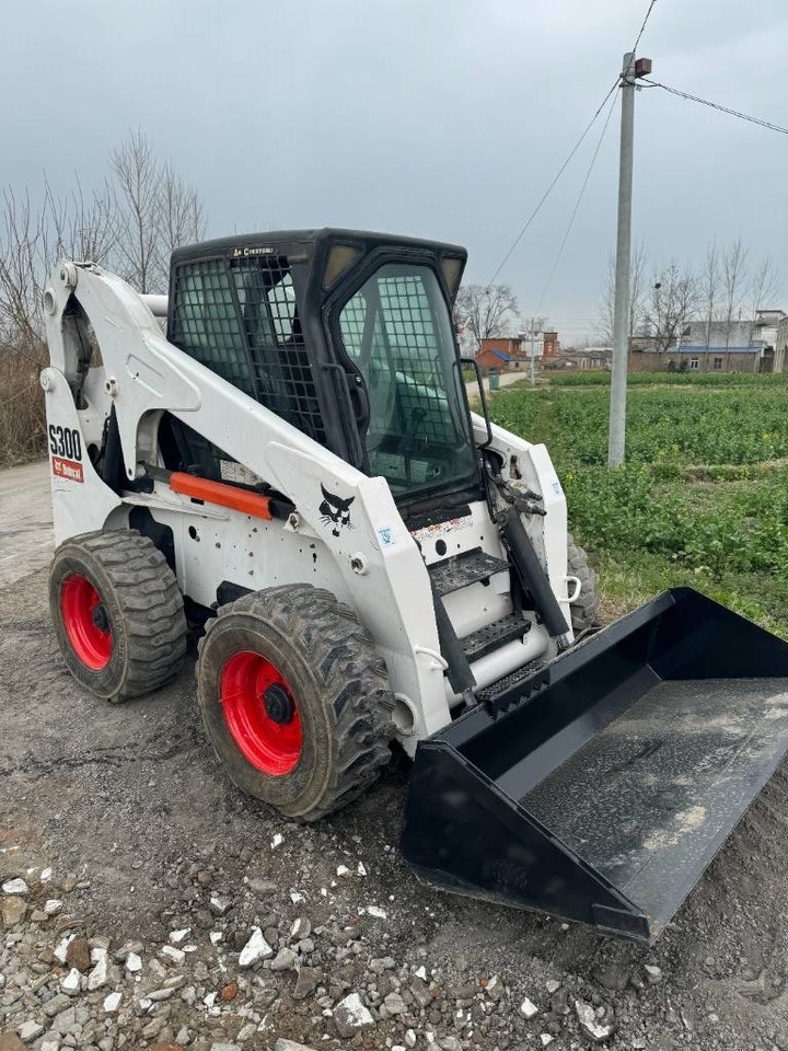 Bobcat S 300 - Компактен натоварувач: слика 4 Bobcat S 300 - Компактен натоварувач: слика 4