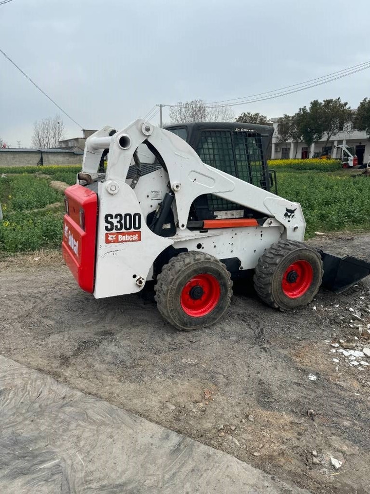 Bobcat S 300 - Компактен натоварувач: слика 5 Bobcat S 300 - Компактен натоварувач: слика 5