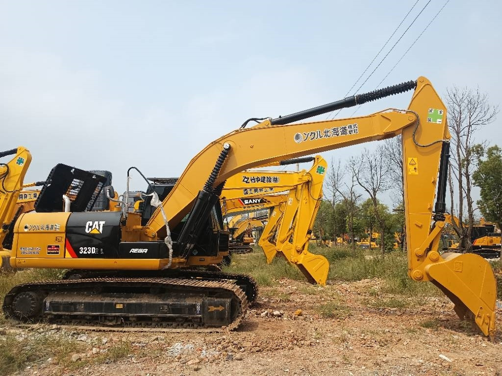 CAT 323D2 - Багер гасеничар: слика 2 CAT 323D2 - Багер гасеничар: слика 2