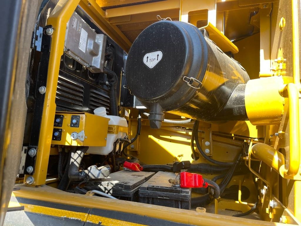 CAT 330D - Багер гасеничар: слика 4 CAT 330D - Багер гасеничар: слика 4