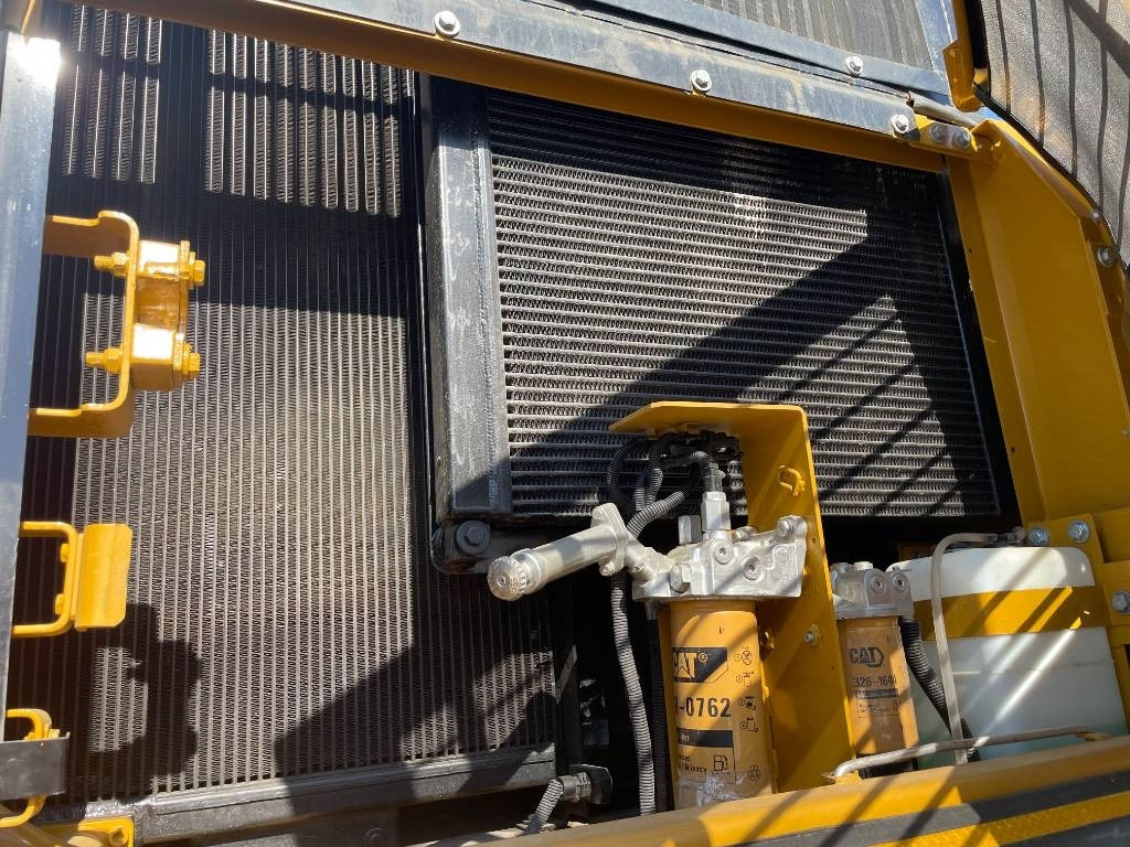 CAT 330D - Багер гасеничар: слика 2 CAT 330D - Багер гасеничар: слика 2