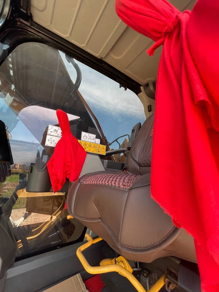 CAT 330GC - Багер гасеничар: слика 2 CAT 330GC - Багер гасеничар: слика 2