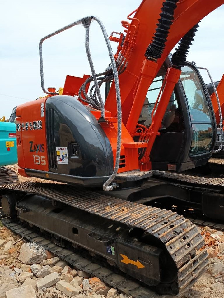 Hitachi ZX 135 - Багер гасеничар: слика 2 Hitachi ZX 135 - Багер гасеничар: слика 2