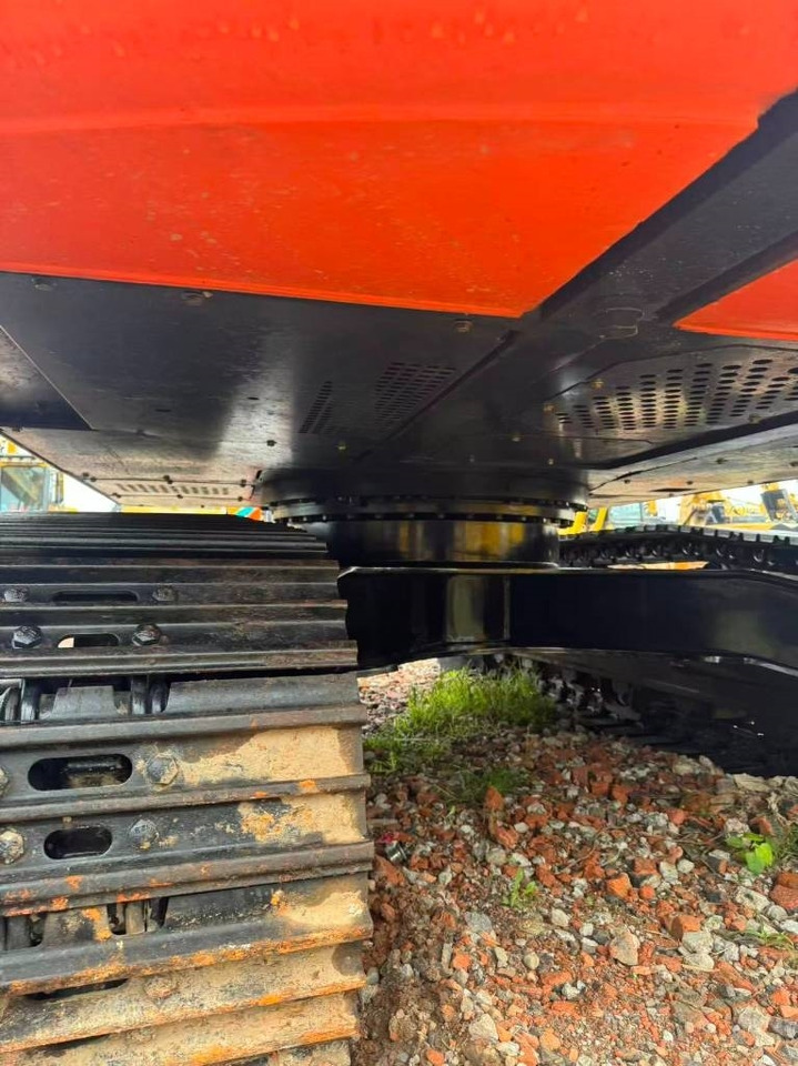 Hitachi ZX 200 - Багер гасеничар: слика 2 Hitachi ZX 200 - Багер гасеничар: слика 2