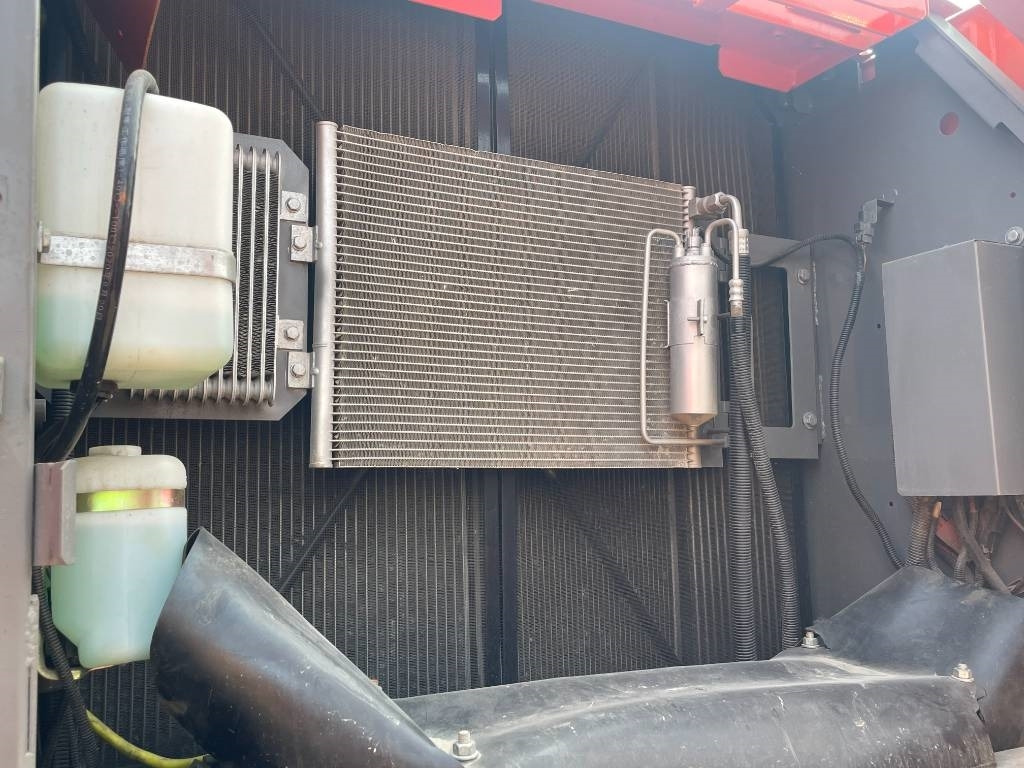 Hitachi ZX 210 - Багер гасеничар: слика 3 Hitachi ZX 210 - Багер гасеничар: слика 3