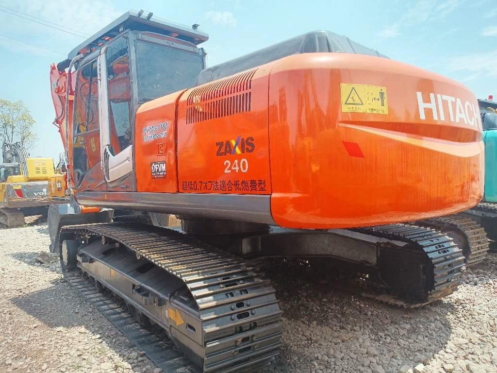 Hitachi ZX 240 - Багер гасеничар: слика 1 Hitachi ZX 240 - Багер гасеничар: слика 1