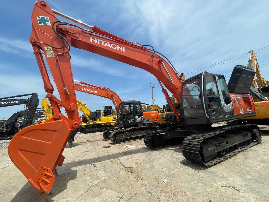 Hitachi ZX 240 - Багер гасеничар: слика 1 Hitachi ZX 240 - Багер гасеничар: слика 1