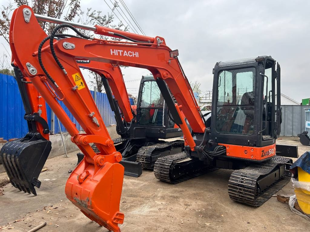 Hitachi ZX 50 - Мини багер: слика 1 Hitachi ZX 50 - Мини багер: слика 1