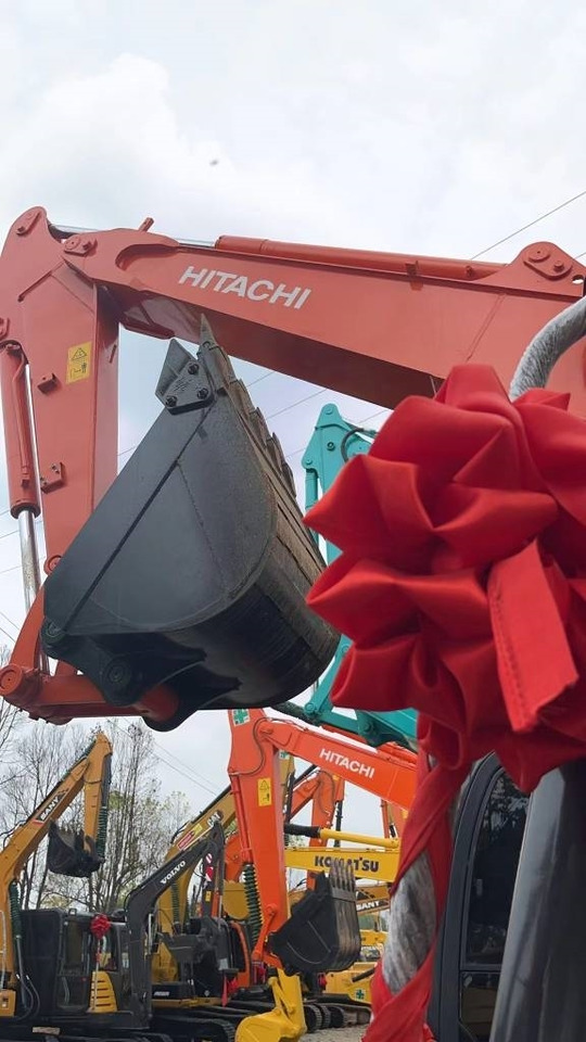 Hitachi ZX 60 - Мини багер: слика 2 Hitachi ZX 60 - Мини багер: слика 2
