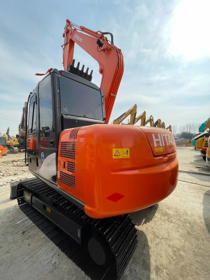 Hitachi ZX 70 - Мини багер: слика 2 Hitachi ZX 70 - Мини багер: слика 2