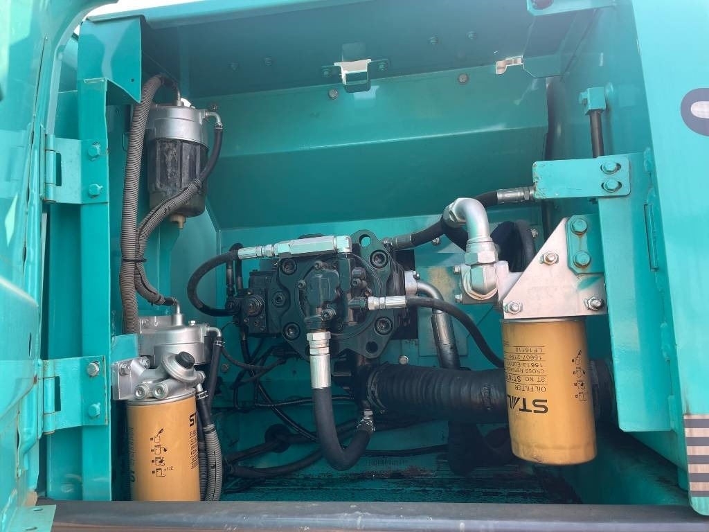 Kobelco SK 200 - Багер гасеничар: слика 3 Kobelco SK 200 - Багер гасеничар: слика 3