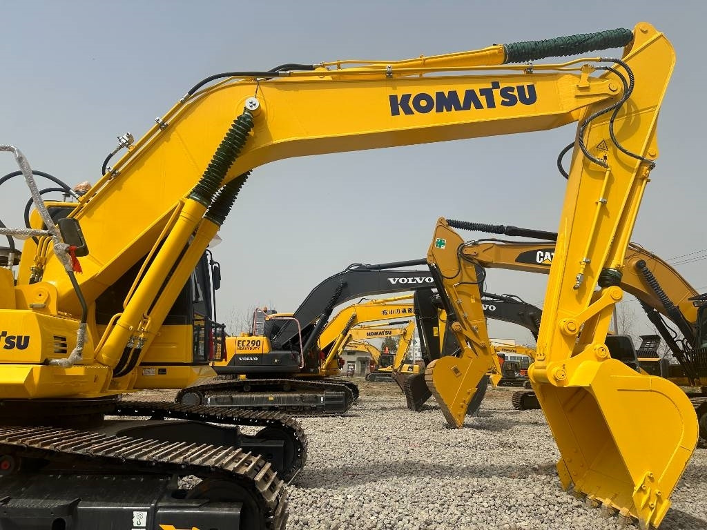 Komatsu PC 240  - Багер гасеничар: слика 2 Komatsu PC 240  - Багер гасеничар: слика 2