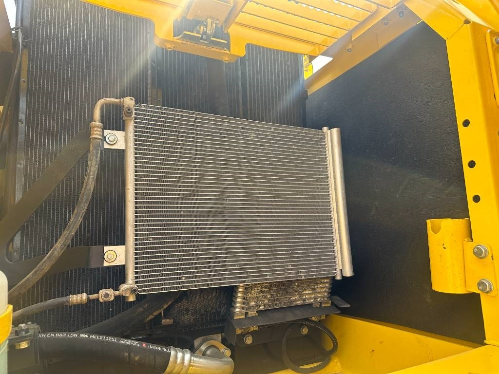 Komatsu PC 240  - Багер гасеничар: слика 4 Komatsu PC 240  - Багер гасеничар: слика 4