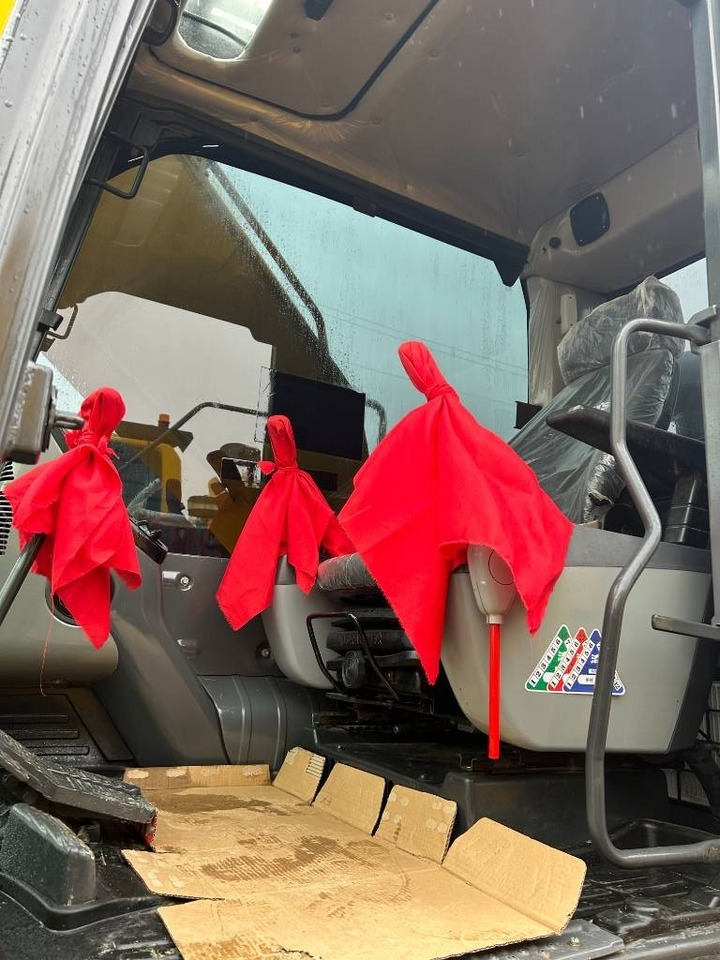 Komatsu PC 240 - Багер гасеничар: слика 3 Komatsu PC 240 - Багер гасеничар: слика 3
