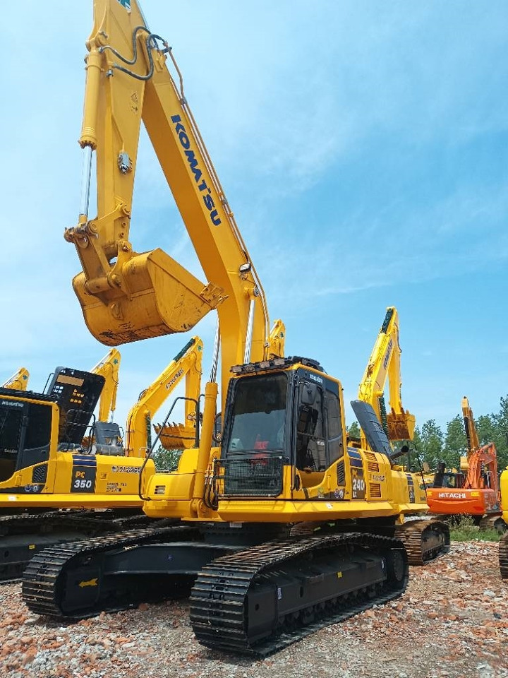 Komatsu PC 240  - Багер гасеничар: слика 2 Komatsu PC 240  - Багер гасеничар: слика 2
