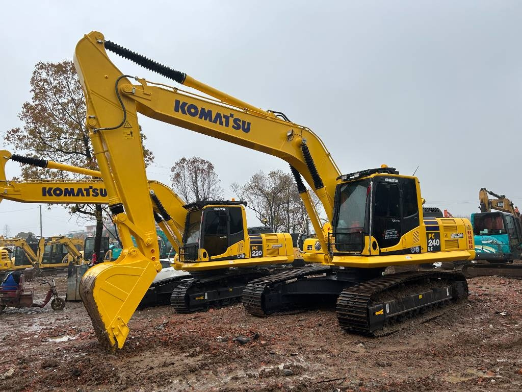 Komatsu PC 240 - Багер гасеничар: слика 1 Komatsu PC 240 - Багер гасеничар: слика 1
