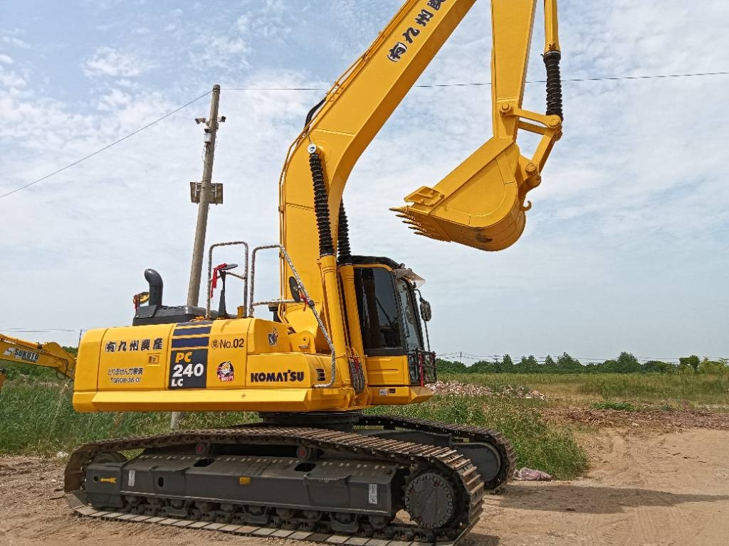 Komatsu PC 240 LC - Багер гасеничар: слика 1 Komatsu PC 240 LC - Багер гасеничар: слика 1